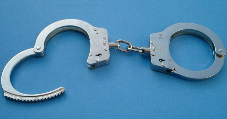 1024px Handcuffs01 2003 06 02