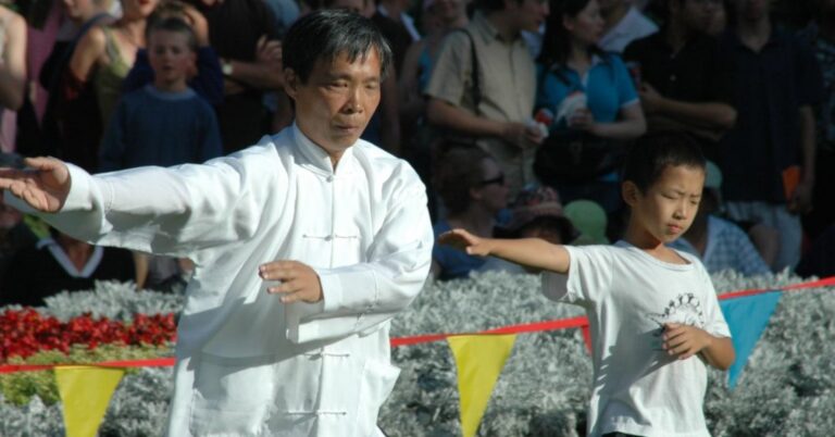 Tai Chi Young and Old20courtesy20Peter20Harrison
